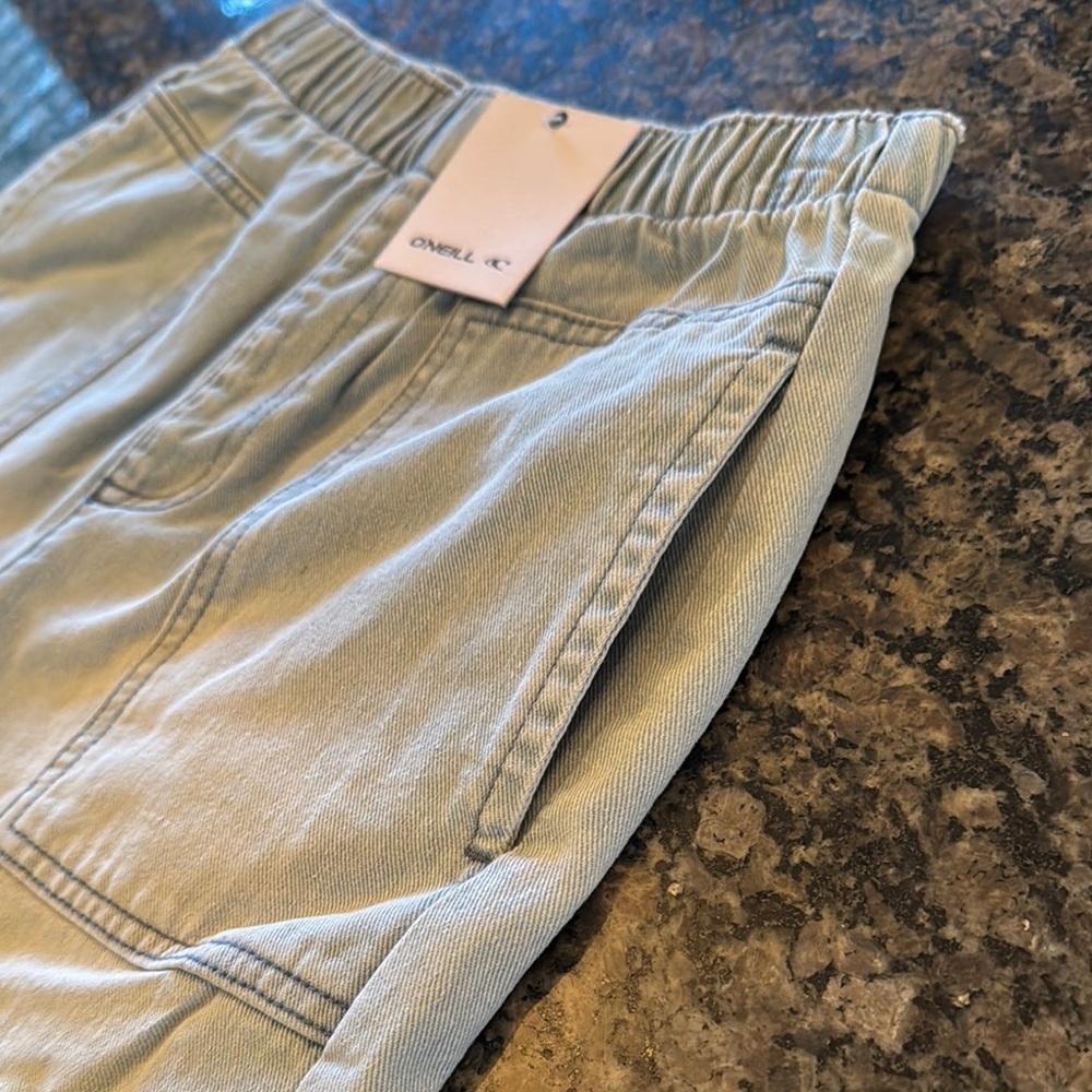 O'Neill light wash pull on Women's Light Blue Shorts NWT XS - Picture 3 of 12